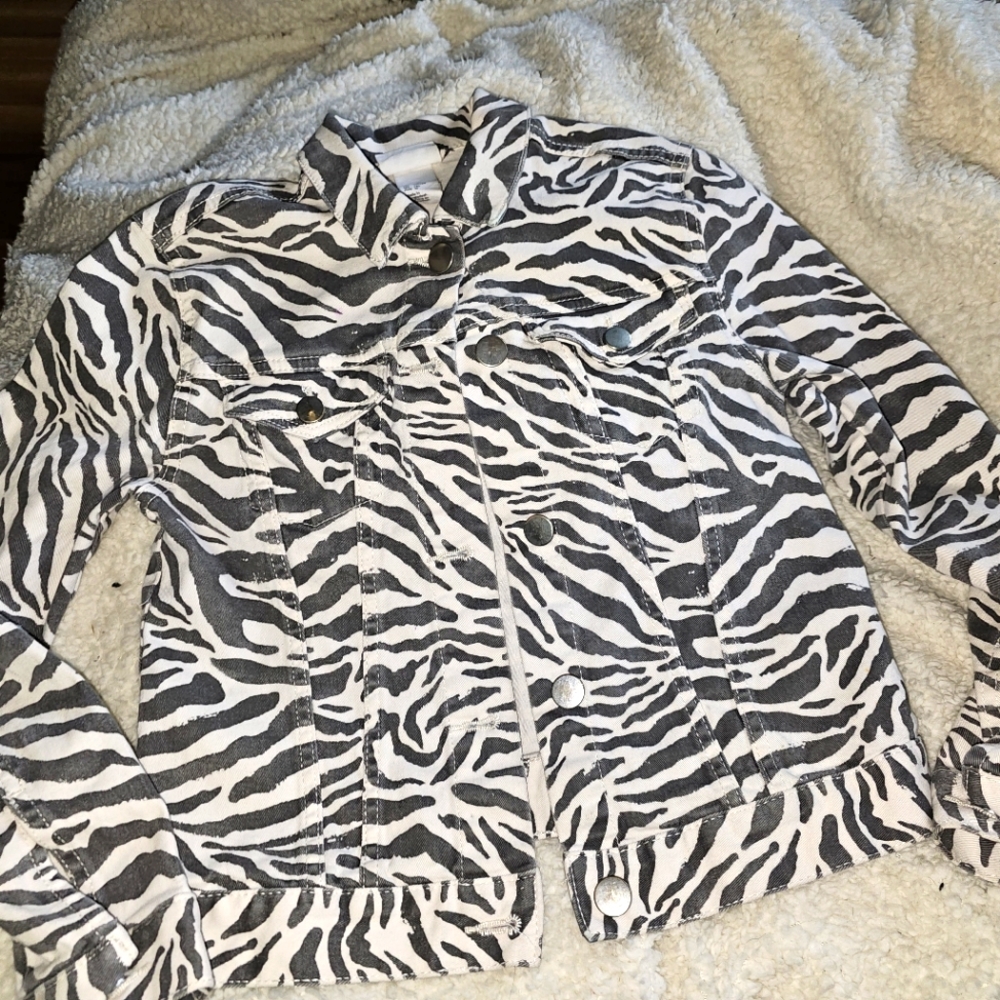 Super cute zebra print twill jacket 9/10y